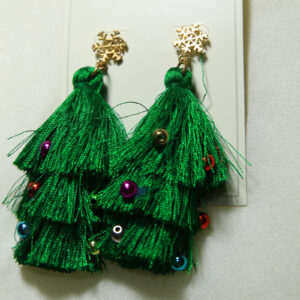 Earrings with minimalist Christmas tree outline design